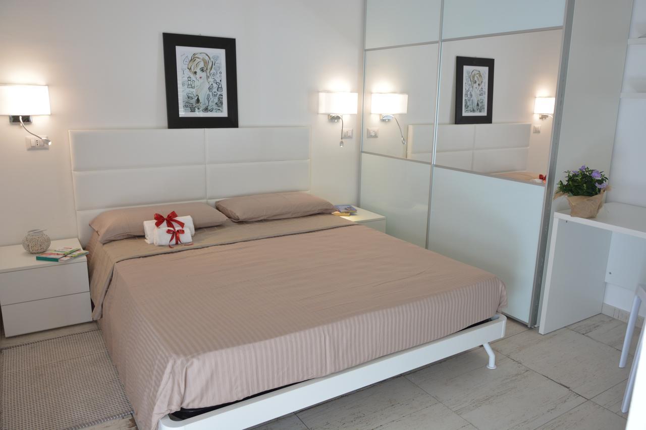 كروتوني B&B Le More المظهر الخارجي الصورة