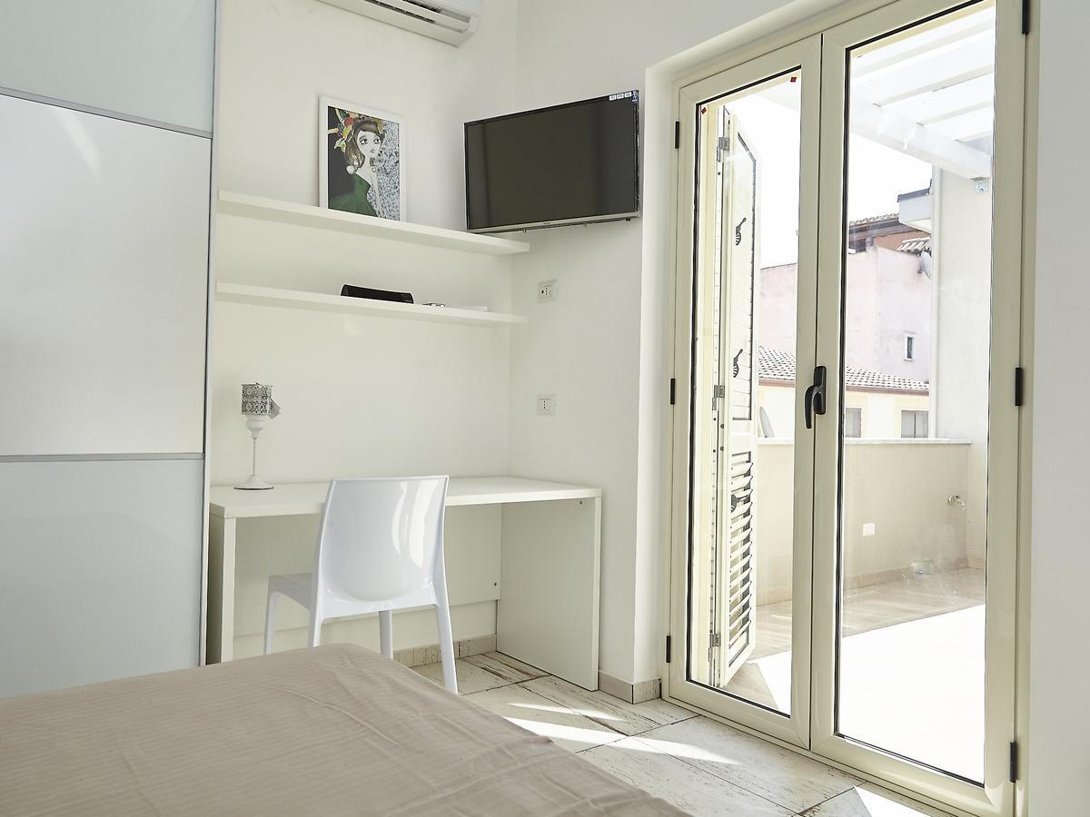 كروتوني B&B Le More المظهر الخارجي الصورة